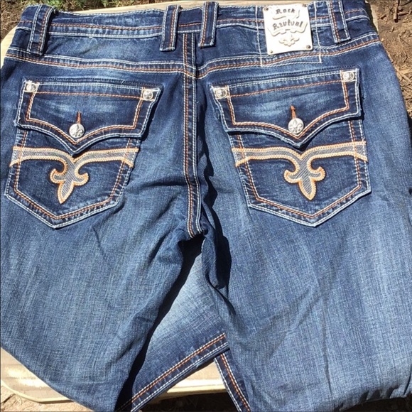 [SOLD] Rock Revival ‘Mario’ Straight 40 Dark Wash - Picture 4 of 8